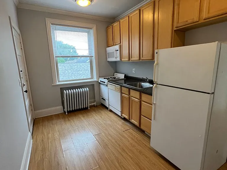 2247 Ridge Ave — Photo 3