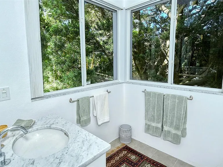 213 N Washington Dr — Photo 56