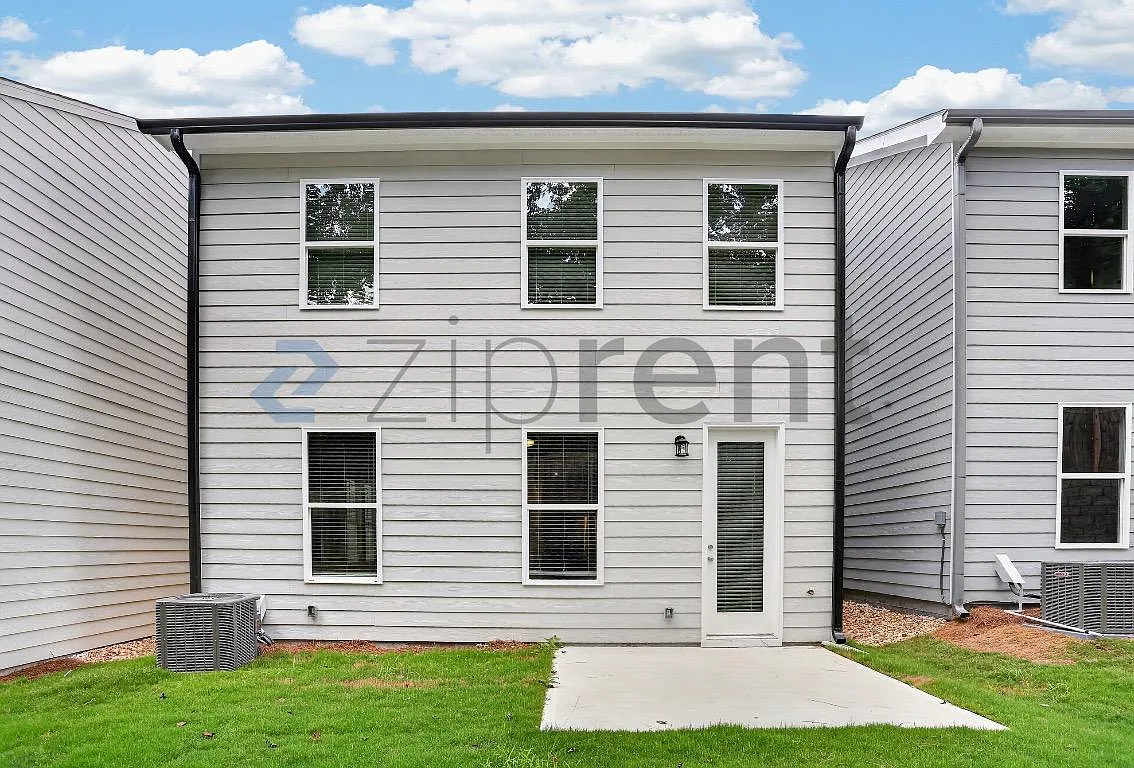 3 bed, 2.5 bath, 2100 sqft, $2,850 — Photo 3