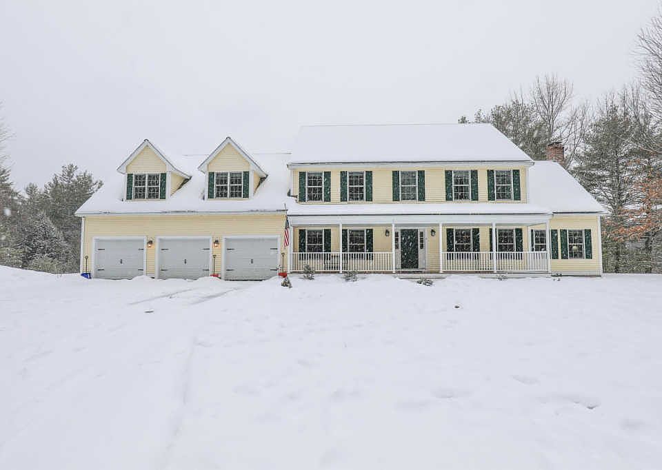 1st image of 2 Deer Hollow Dr