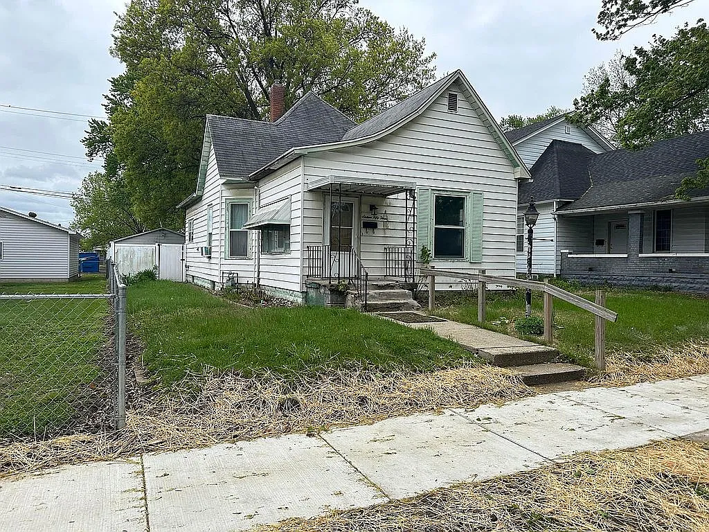 1653 1st Ave photo 1