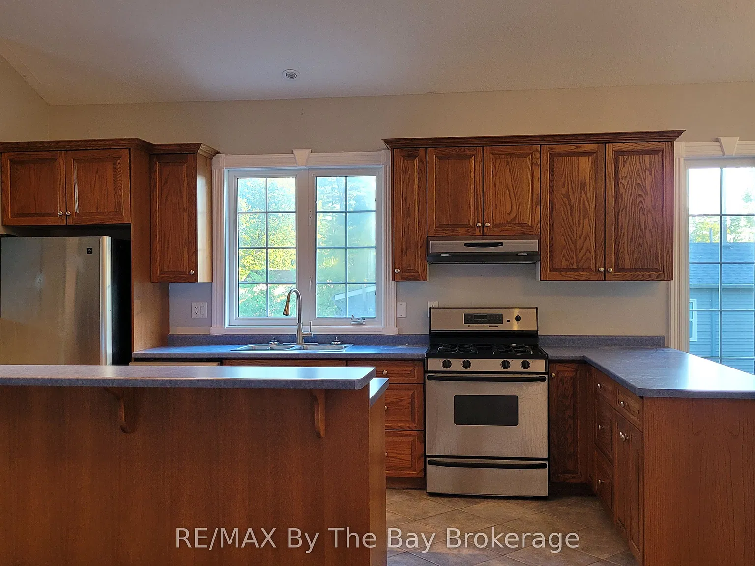 2 bed, $2,400 — Photo 4
