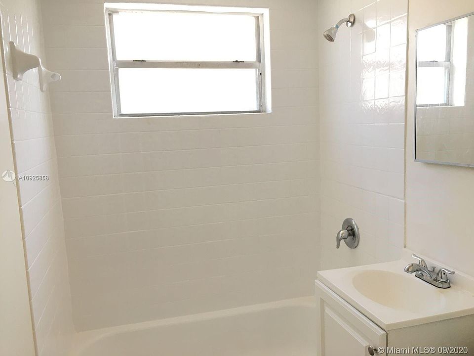 2nd image of 560 NW 7th St APT 104