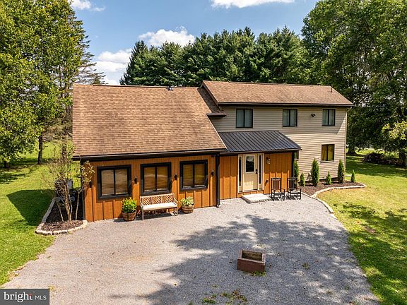 2nd image of 180 Paradise Ridge Rd