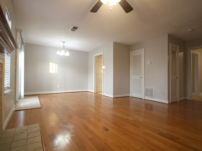 945 Mill Stone Dr — Photo 8