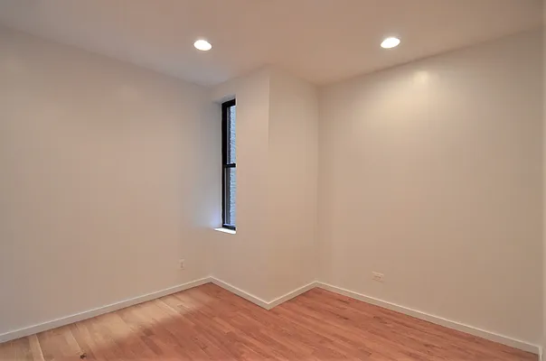 Rented by CITY SKYLINE REALTY INC | media 9