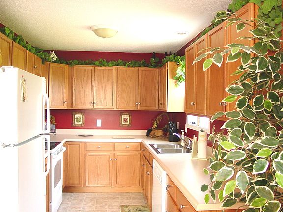Lots of cabinets