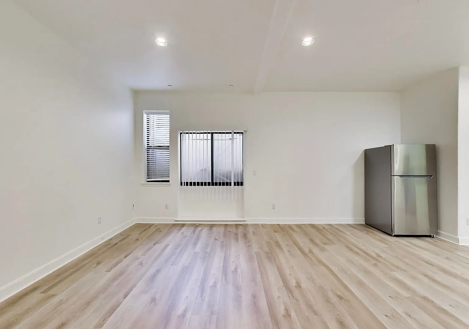 Spacious 2-Bedroom + Private Outdoor Space | Downtown Oakland — Photo 4