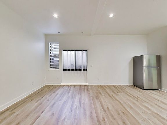 4th image of 324 10th St #320