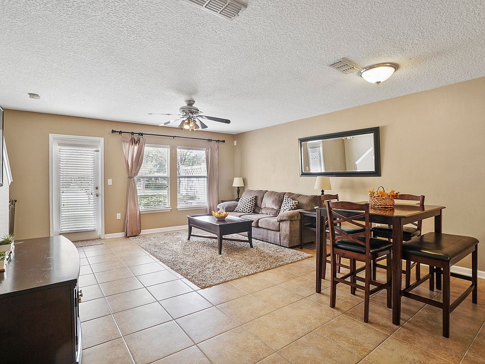 1st image of 887 S Black Cherry Dr