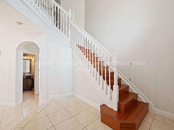 5th image of 11360 NW 47th Ln