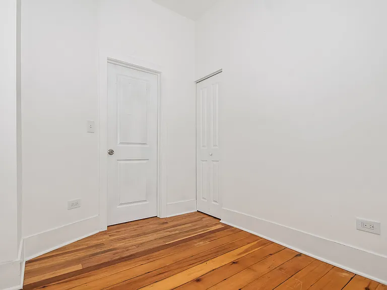 1140 N Winchester Ave #2F — Photo 10