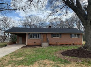 218 Crawford Cir, Spartanburg, SC 29301