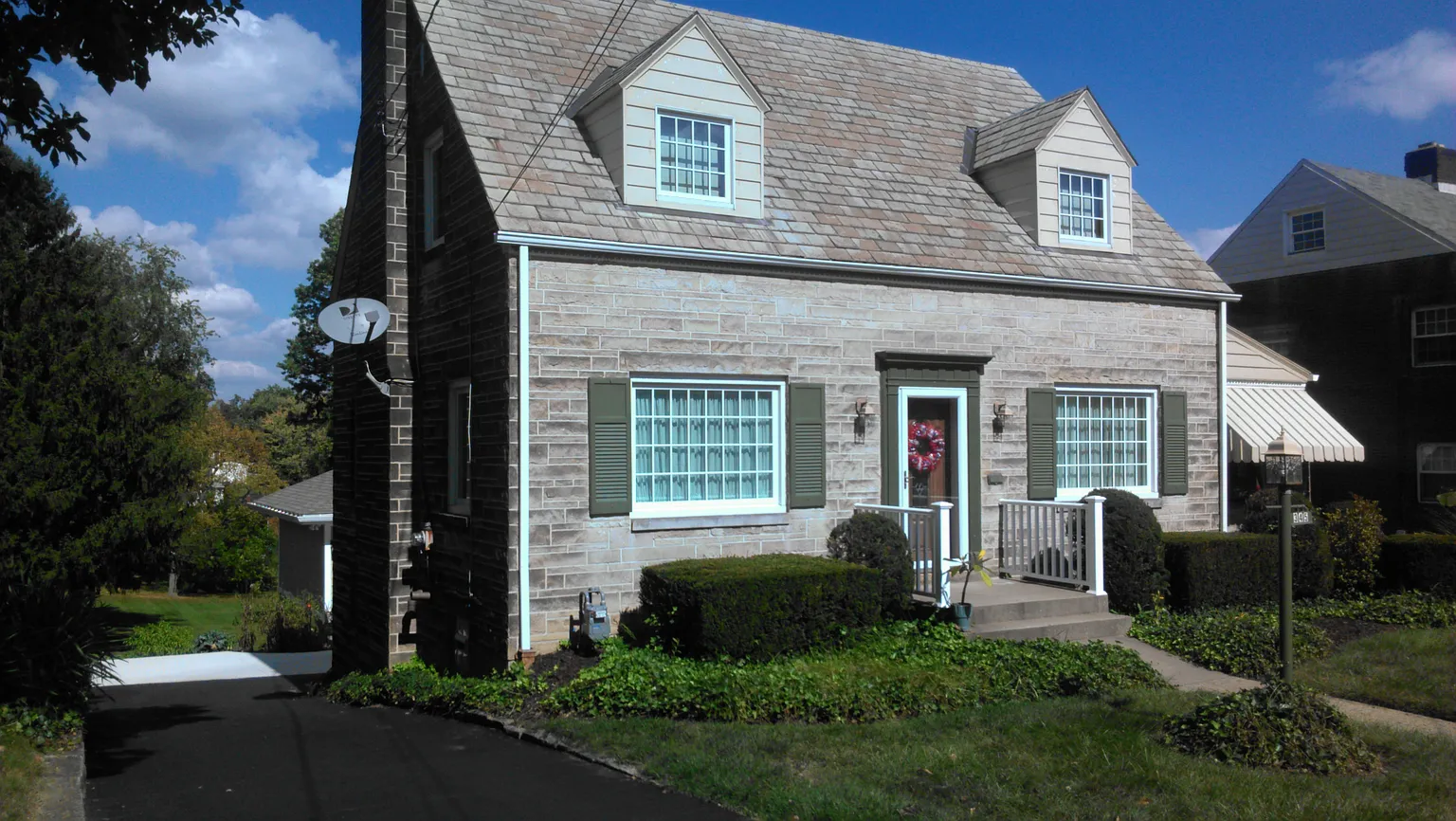345 Wilbert Ave photo 1