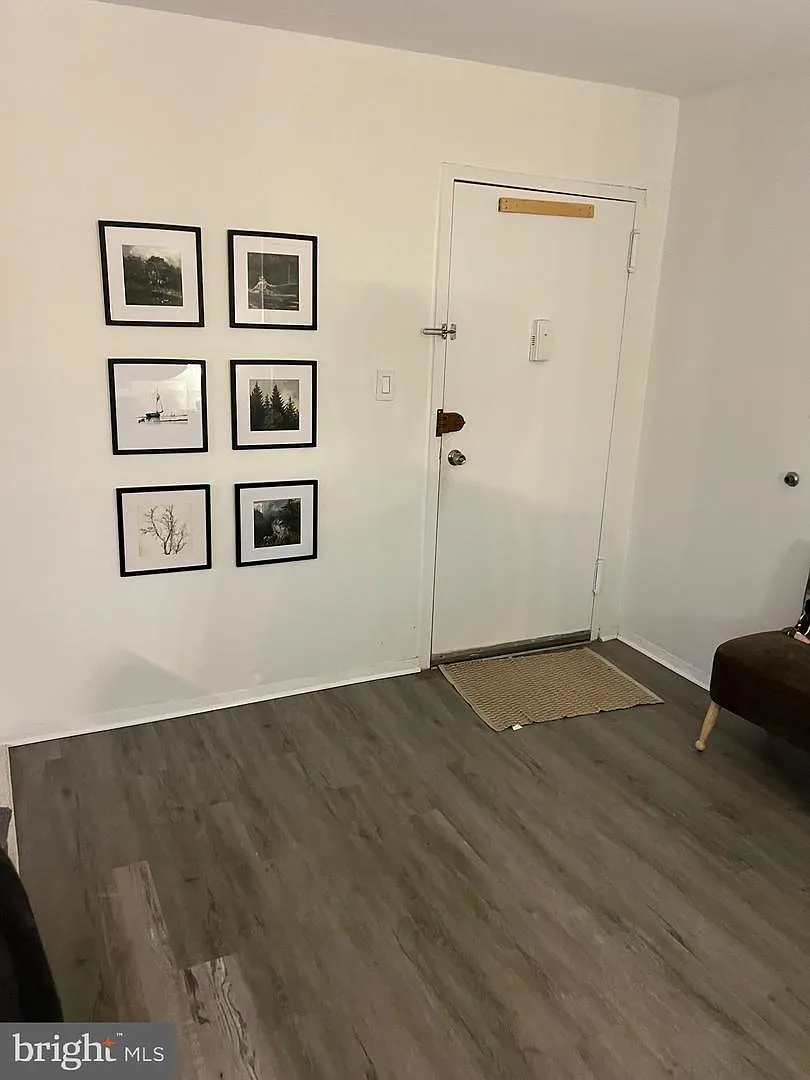 2 bed, 883 sqft, $1,890 — Photo 4
