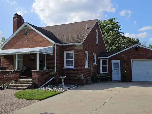 21221 E Eleven Mile Rd, Saint Clair Shores, MI 48081