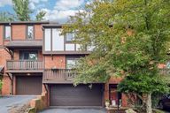 Forest Edge Dr-3005-001.jpg