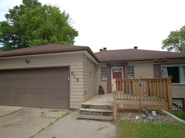 616 7th St NE, Staples, MN 56479