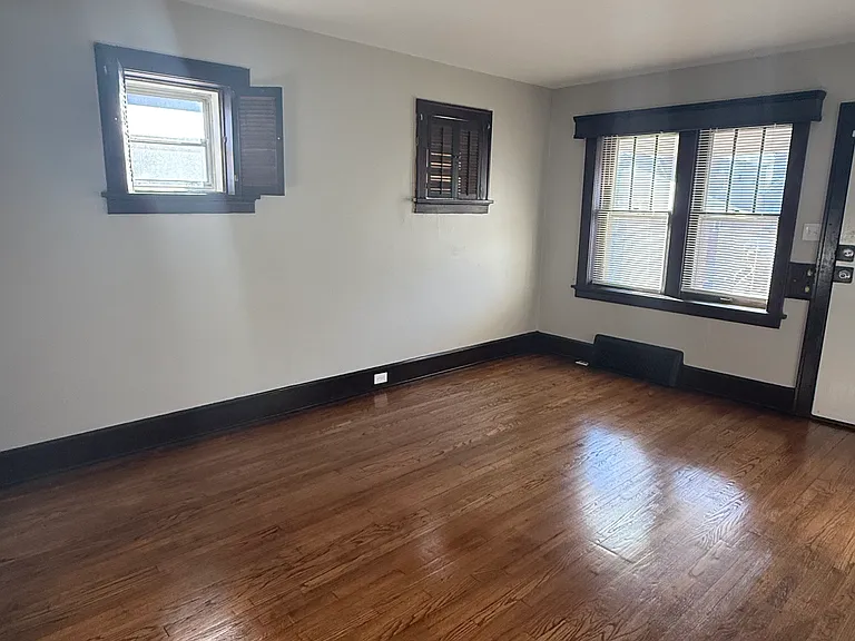 5944 Drury Ln — Photo 3
