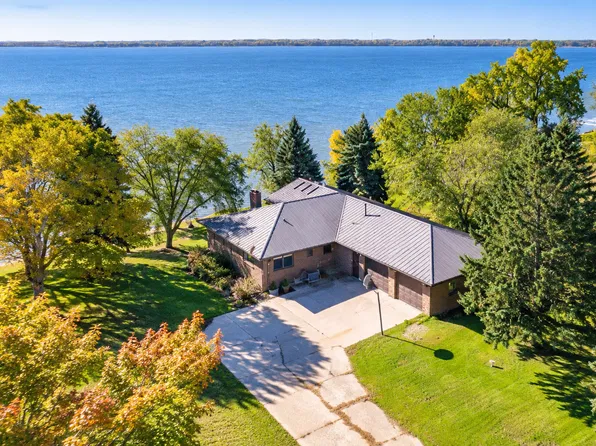 38192 N Shore Dr, Battle Lake, MN 56515