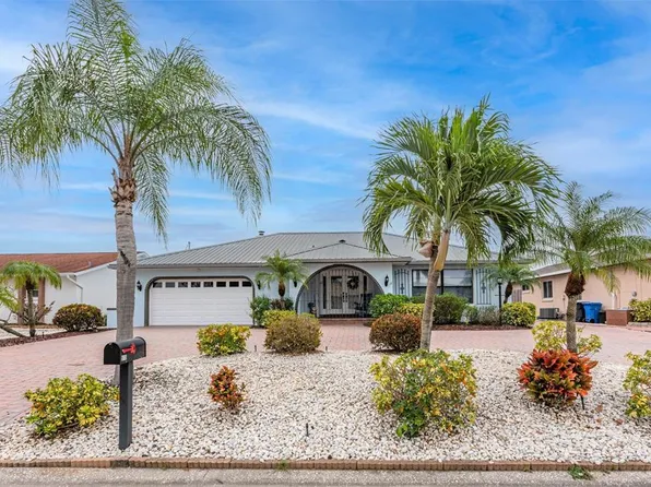 910 Chipaway Dr, Apollo Beach, FL 33572