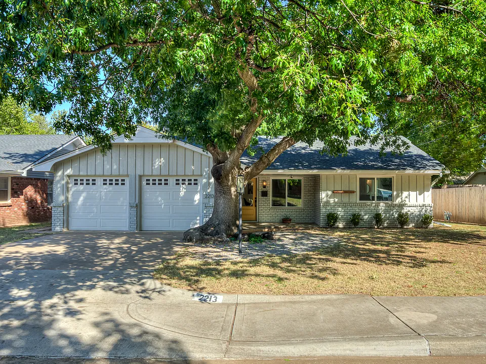 2213 NW 43rd St