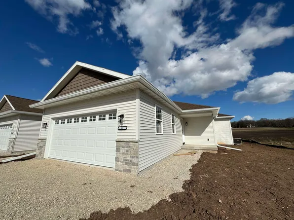 21 Wisteria Ct, Fond Du Lac, WI 54937
