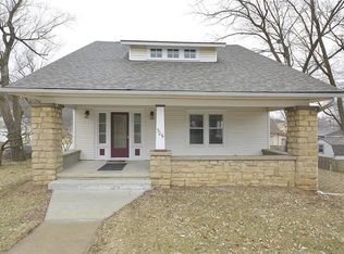 306 S Commercial St, Smithville, MO 64089