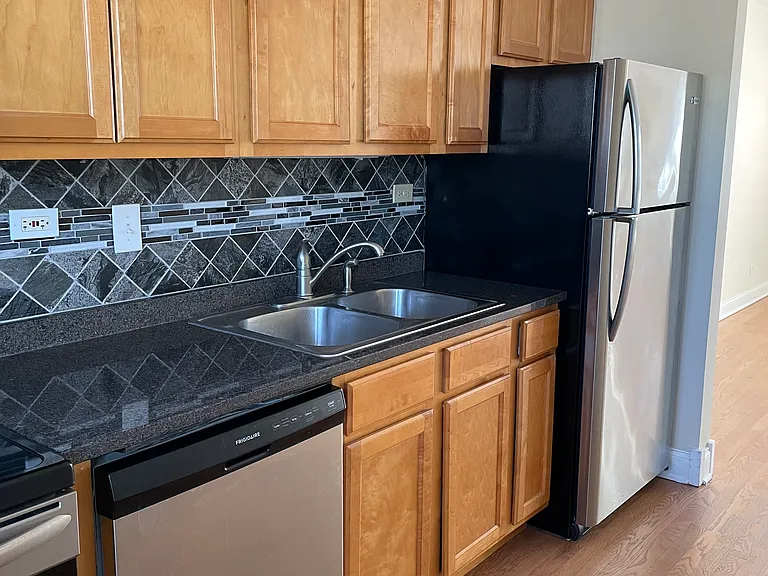 1427 Homestead Rd #C — Photo 6