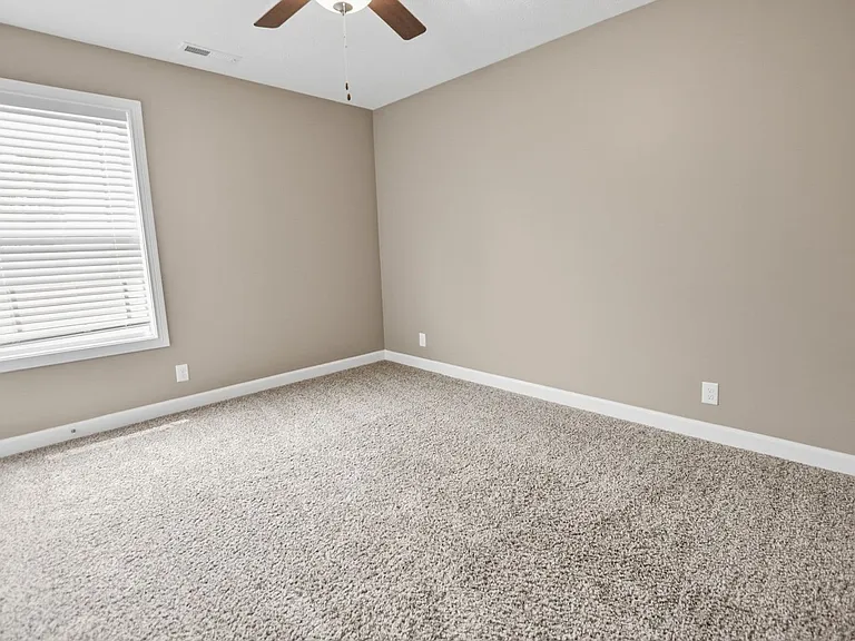 542 Tacoma Dr — Photo 11