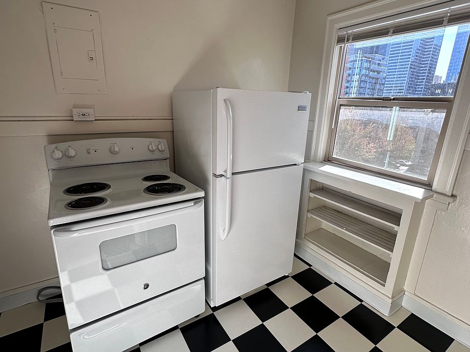 1st image of 1019 Terry Ave APT 412