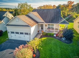 14 South Village Dr, Cazenovia, NY