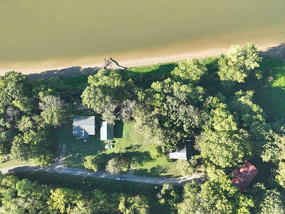 3rd image of 521 Lake Vista Dr
