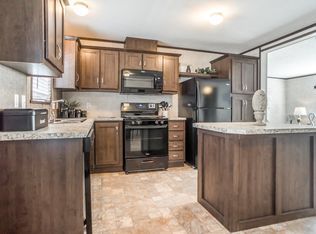 23199 Drake, New Boston, MI 48164