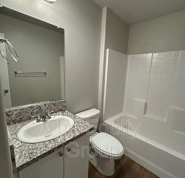 414 S Summit St #103 — Photo 17