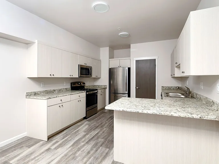 East Ridge Apartments — Photo 23