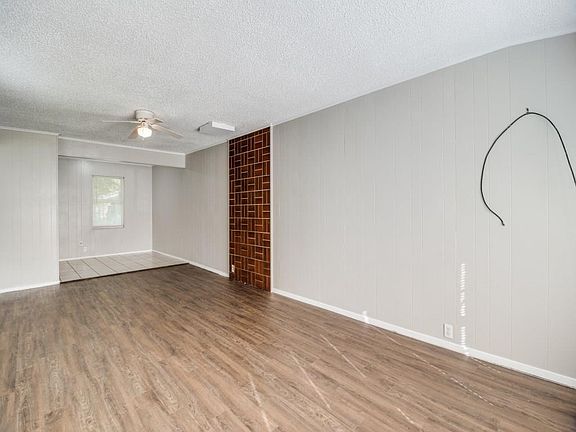 5th image of 3211 Avon Dr