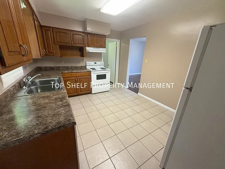 2752 Holcomb Ave — Photo 4