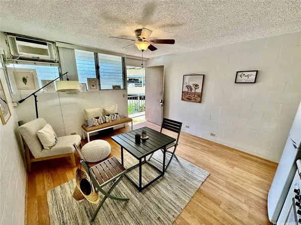 1863 Kaioo Dr #404, Honolulu, HI 96815