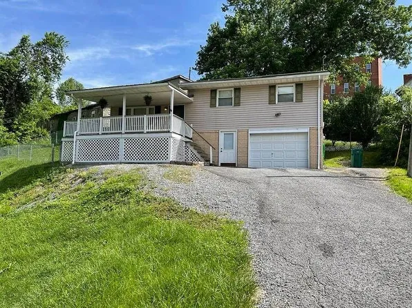 61 Marie St, West Union, WV 26456