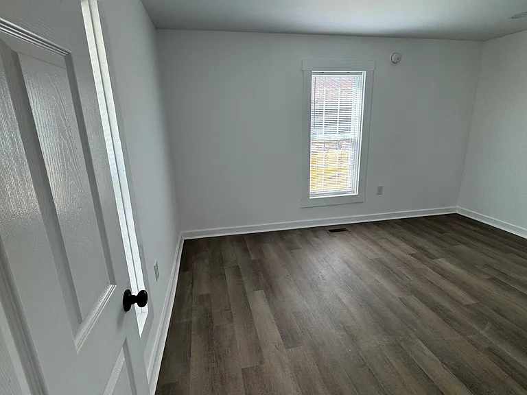 227 Lewis St — Photo 9