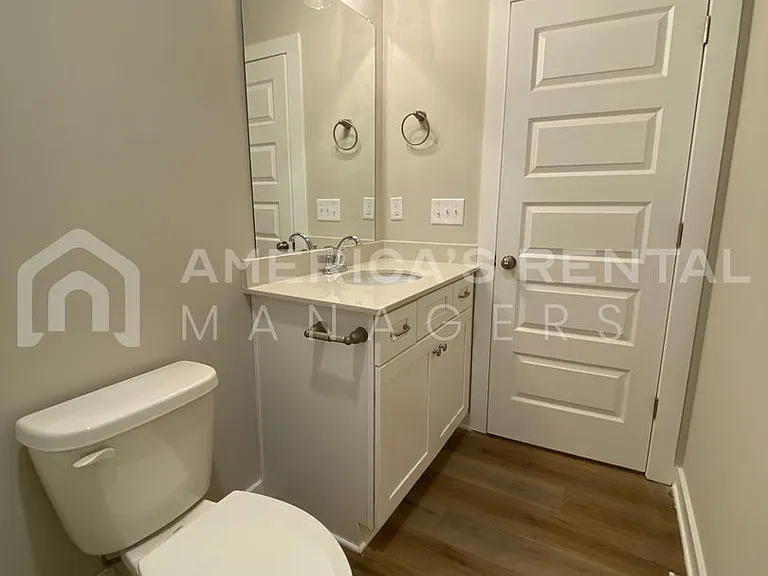 1300 Brookhaven Dr — Photo 14