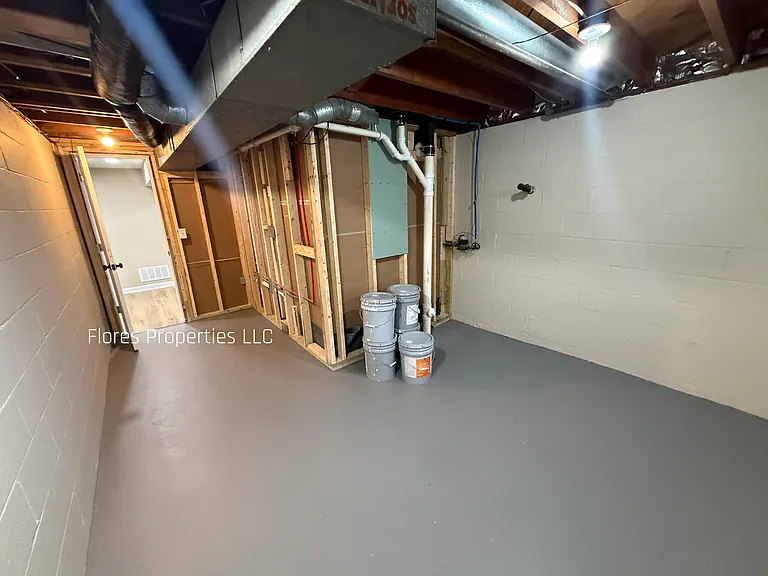 1136 Pauline Ave — Photo 9