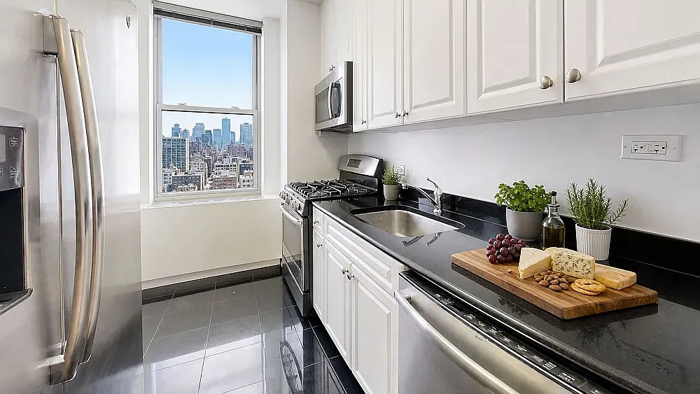155 East 31st Street — Photo 2