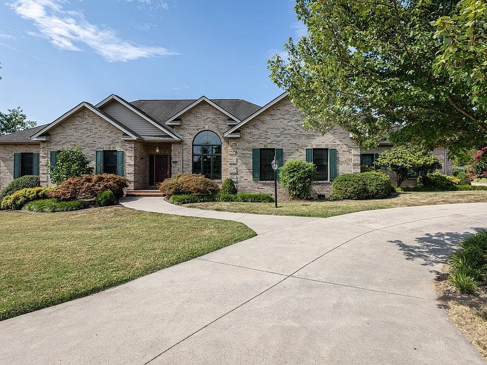 1st image of 458 Rosemont Dr