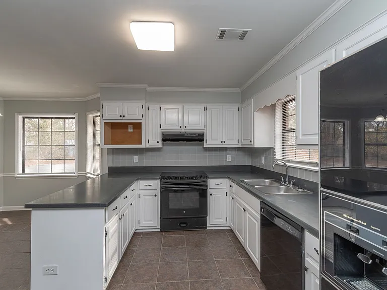 2336 Helsinki Dr — Photo 11