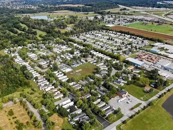 2132 Pacific Dr, Clarksville, IN 47129