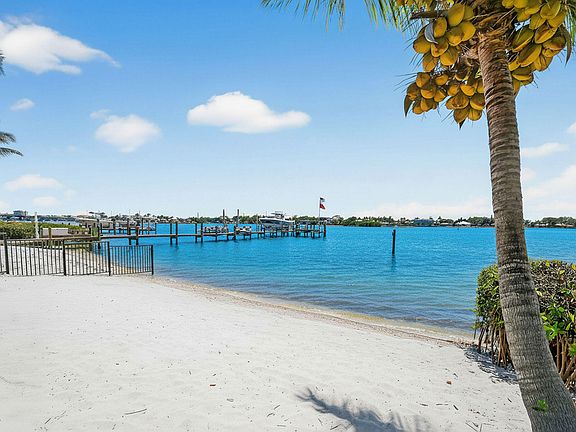 4th image of 114 W Riverside Drive