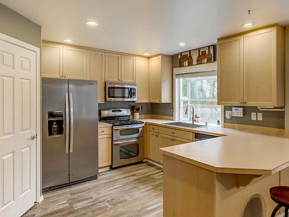 2nd image of 4408 70th Ave NE