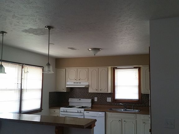 2nd image of 4955-4957 Cuming St #4955-3